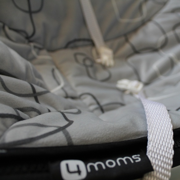 4Moms Mamaroo - Picture 1 of 8